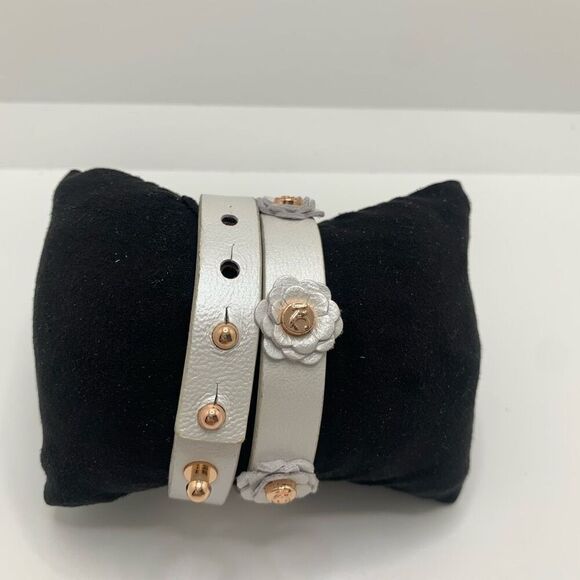 Rustic Cuff Pearl White Leather Megan Double Wrap With Logo Flowers - Picture 3 of 6